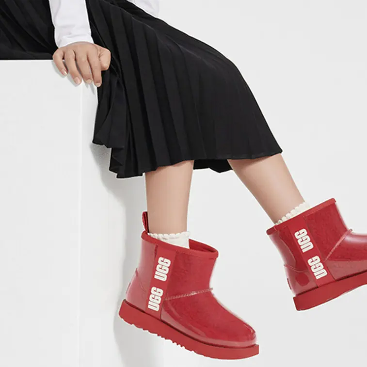 UGG ：折扣区童鞋热卖 Fluff Yeah 毛毛拖鞋$29