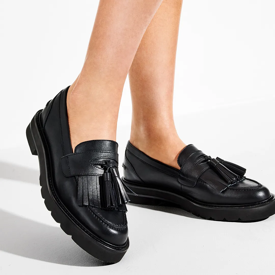 Stuart Weitzman：热门鞋靴码全 封面款$189、一字带凉鞋$192