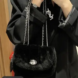 降价！Coach 蔻驰 黑色 Madison 毛绒包包