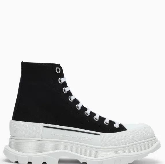 Alexander McQueen Tread 黑色高帮厚底鞋