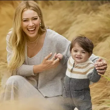 Hilary Duff x Carter's 系列服饰热销  亲子成人棉麻帽$18