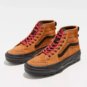 Vans Sentry Sk8-Hi WC 女款高帮运动鞋