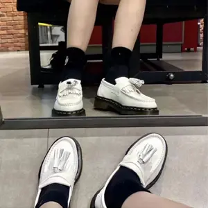Dr. Martens 马丁博士 Tassel 白色乐福鞋