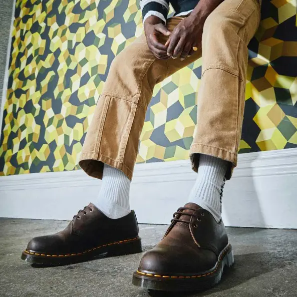 Dr Martens 英国官网：疯马皮革系列 复古范get