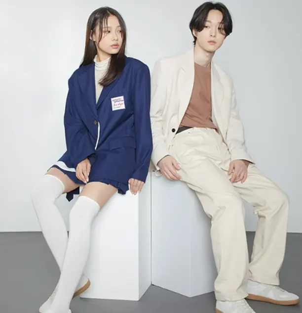 W Concept：春日特卖 GRAVER 爱心开衫$46