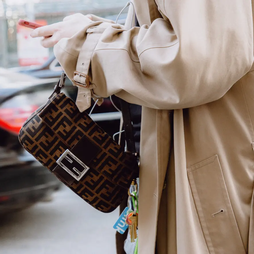 LUISAVIAROMA 美站：精选大促 A王满钻包$521，RV多款参加