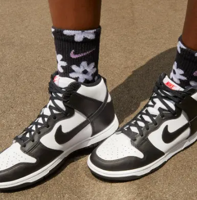 新品上市！Nike Dunk 黑白配色补货