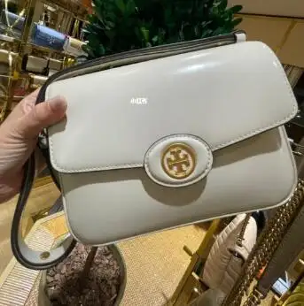 白色有货！Tory Burch Robinson Spazzolato 新款豆腐包