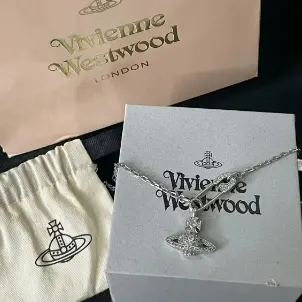 Vivienne Westwood 西太后 别针土星项链