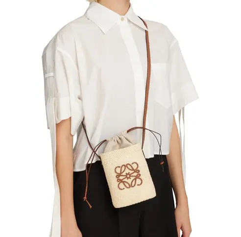 上新！LOEWE Square pocket 手拿包