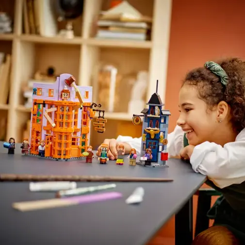 LEGO 美国官网：哈利波特 韦斯莱魔法把戏坊