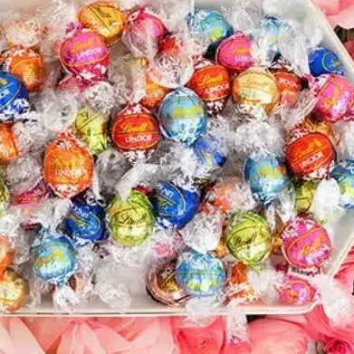 Lindt：多款礼盒装巧克力母亲节特惠