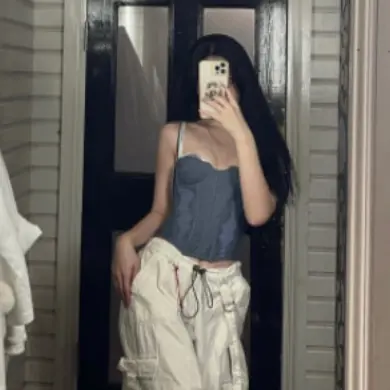 Jennie 同款不同色！Out From Under 鱼骨吊带 8色