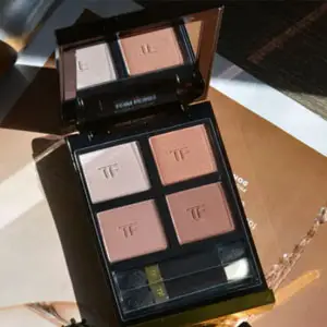 温柔初恋盘！ TOM FORD 四色眼影 sous le sable 有货