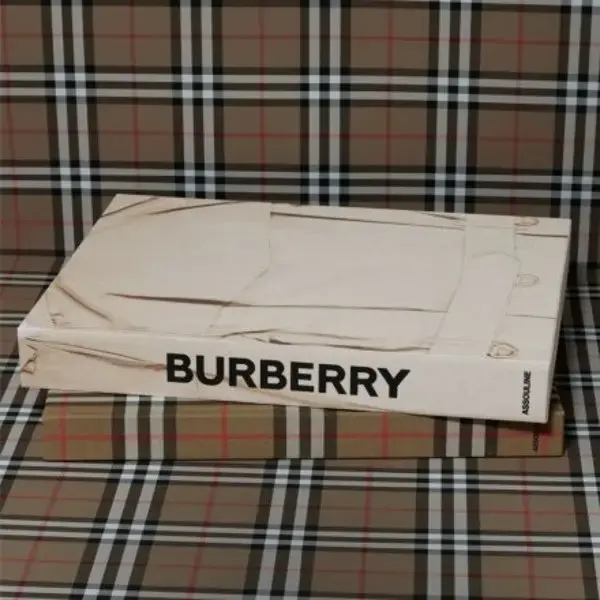 budapester：Burberry 时尚热卖 入手经典格纹围巾
