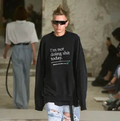 Coltorti Boutique：VETEMENTS 时尚专场 入手封面款卫衣