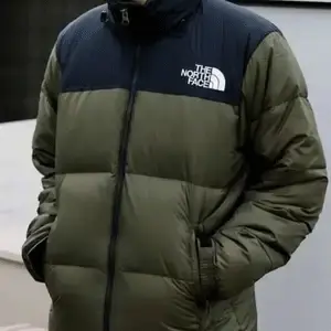 The North Face 北面 1996 男款军绿色羽绒服