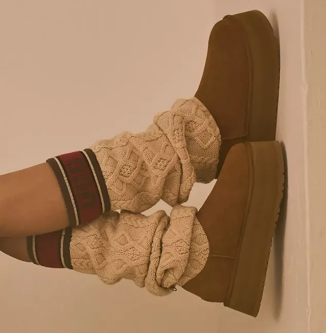 热卖！UGG Classic Sweater Letter 厚底袜靴