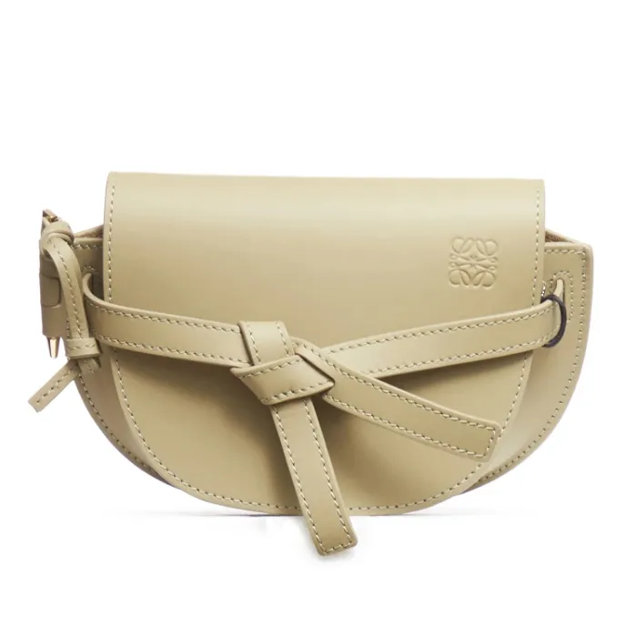 手慢无！LOEWE 新色黏土绿 Mini Gate 斜挎包