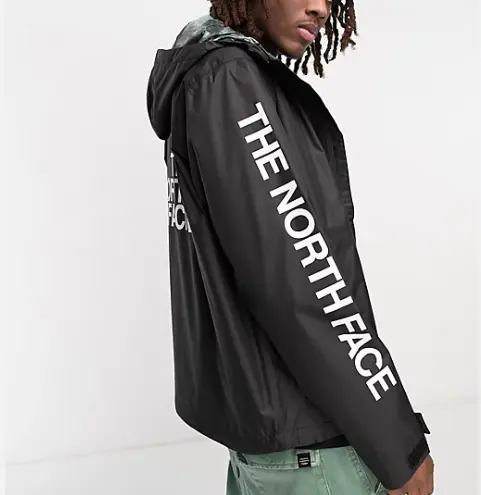 The North Face 北面 Millerton 黑色背面印花防雨夹克