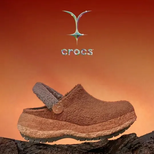 新品速递！CROCS X Lil Nas 联名暖绒光轮洞洞鞋