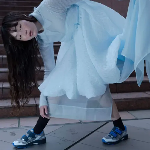 上新！ASICS x Cecilie Bahnsen 联名款 GT-2160 运动鞋