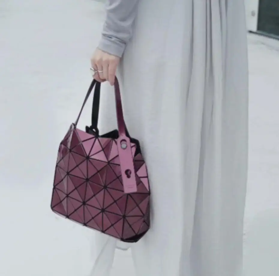 Matches US：54折入手Bao Bao Issey Miyake刚上的金属色系单肩包
