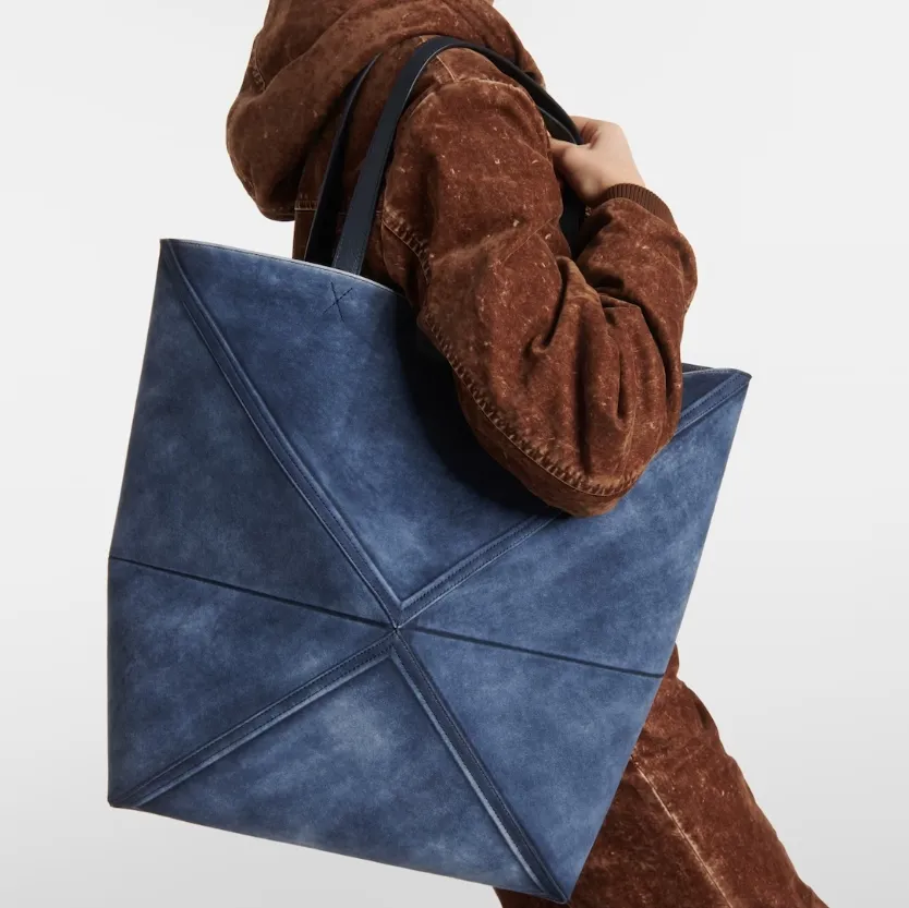 新品速递！LOEWE Puzzle Fold 大号牛仔做旧麂皮款托特