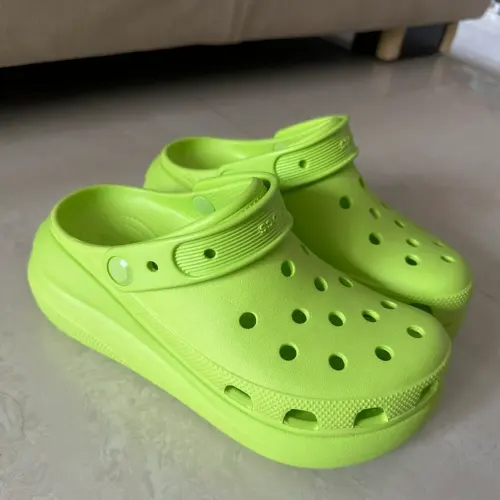 Crocs classic crush 泡芙洞洞鞋