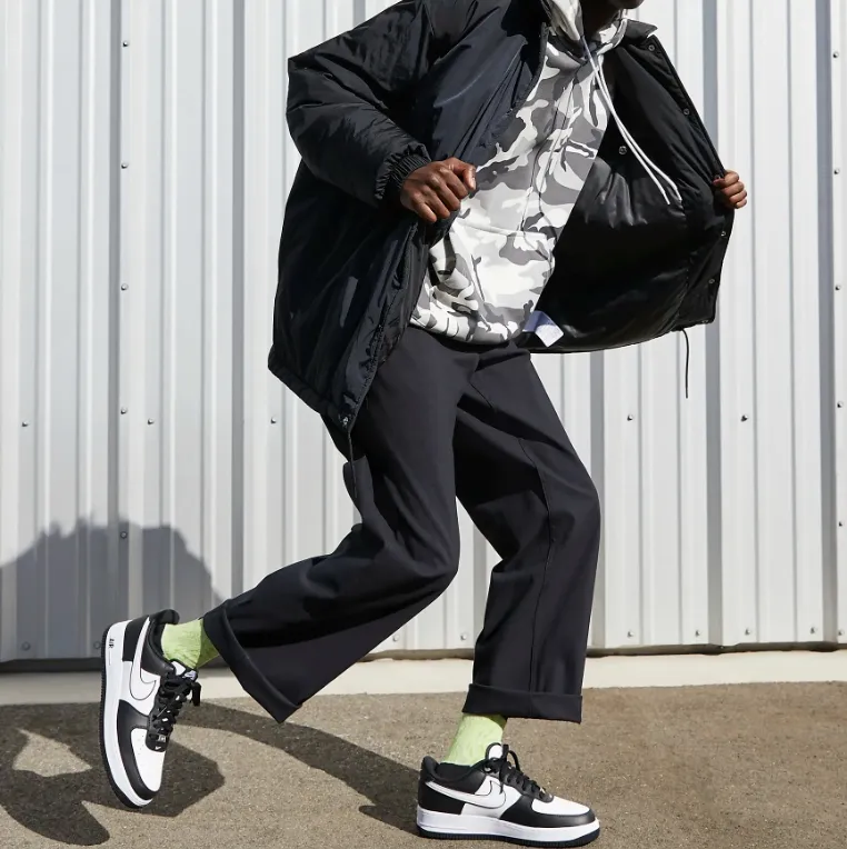 Nike Air Force 1 '07 黑白男士运动鞋
