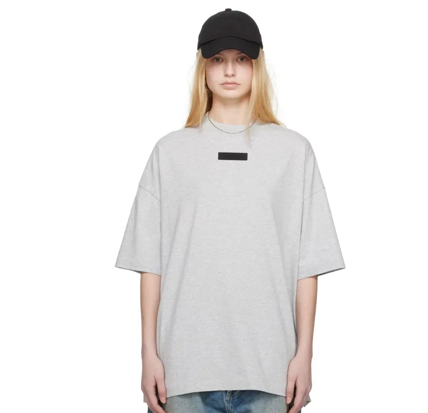 FEAR OF GOD ESSENTIALS 灰色圆领 T 恤