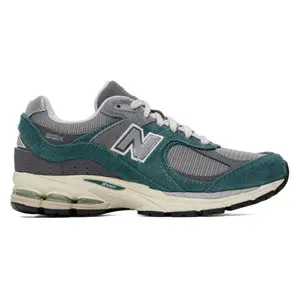 New Balance 2002R 松石绿色运动鞋