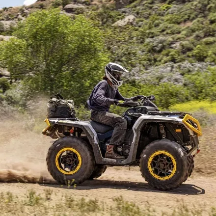 Can-AM：精选公路汽车、配件、服饰热卖 入 2024 SXS & ATV 型号机车