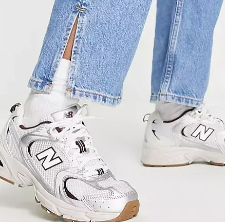 New Balance 530 运动鞋 黑银红配色