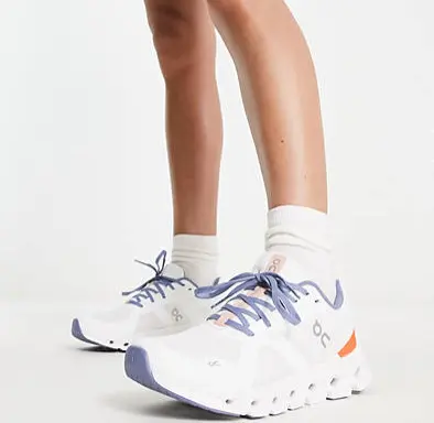 On Running Cloudrunner 运动鞋 白色