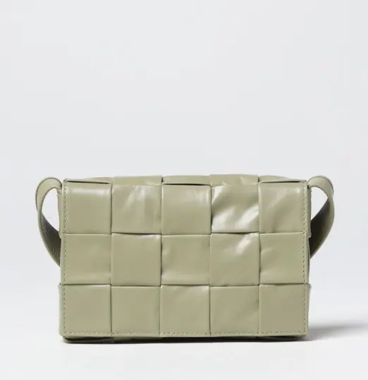  Bottega Veneta 洞石绿小号油蜡皮Cassette