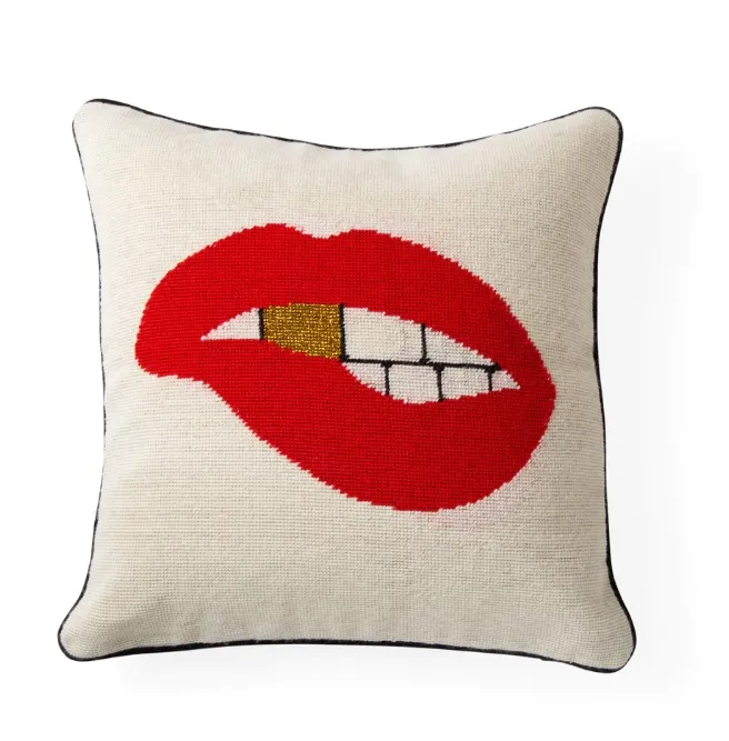 Jonathan Adler 咬唇刺绣抱枕