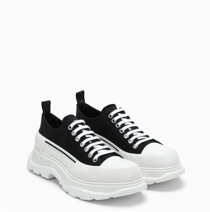 Alexander McQueen Tread 黑色厚底鞋