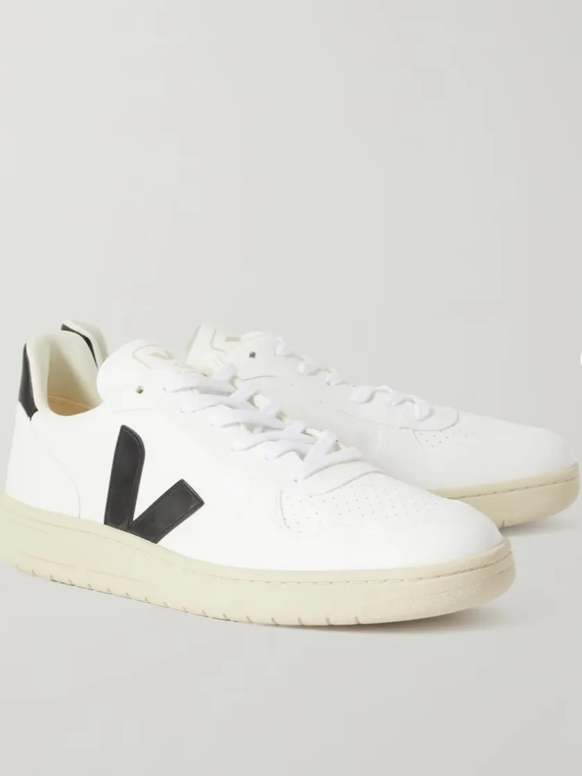 VEJA 黑尾小白鞋