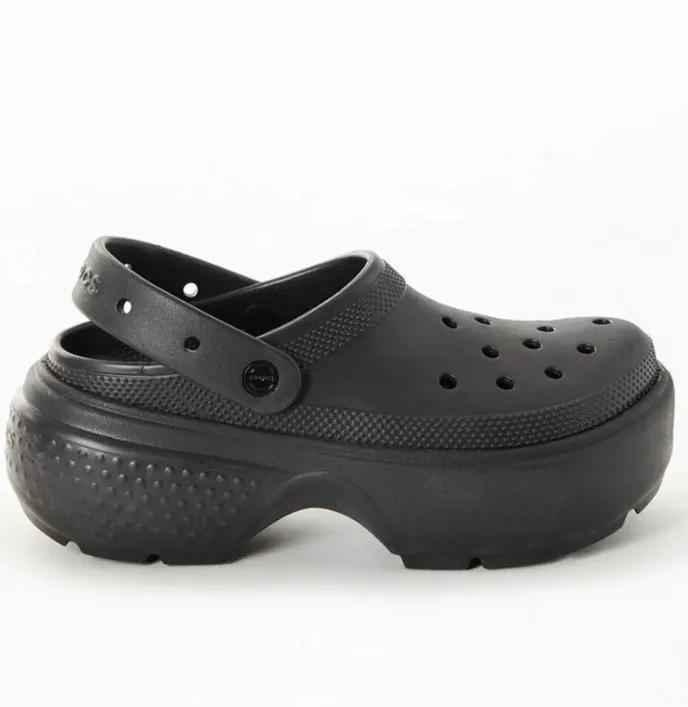 Crocs 黑色雪屋洞洞鞋
