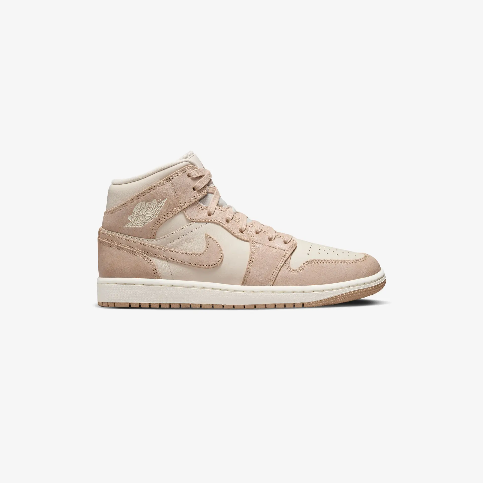 仅10.5码！Air Jordan 1 Mid SE 粉色运动鞋