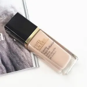 Estee Lauder 雅诗兰黛 沁水粉底液 1W1