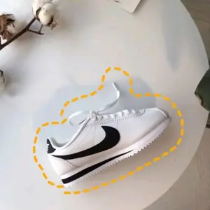 NIKE CLASSIC CORTEZ 大童款经典阿甘鞋