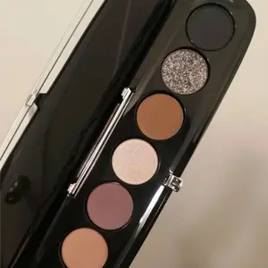 补货！Marc Jacobs Beauty Eye-Conic Steeletto 7色眼影盘
