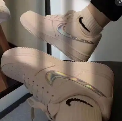 Nike Court Vision镭射款限定女款板鞋