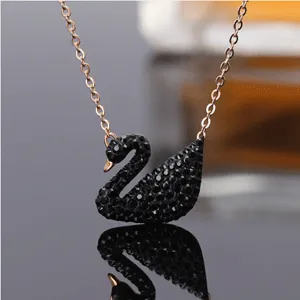 Swarovski施华洛世奇 大黑天鹅项链 玫瑰金链 5204134