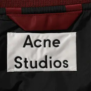 Acne Studios FR官网现有精选特卖低至2.5折闪促