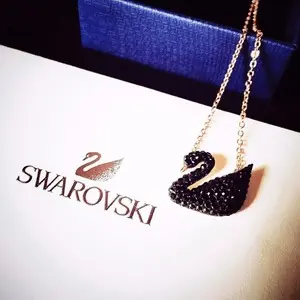 Swarovski施华洛世奇 小黑天鹅项链