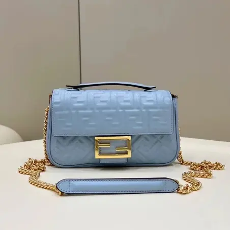 FENDI 芬迪 浅蓝色BAGUETTE链条法棍包