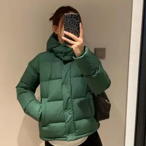 降价！Lululemon Wunder Puff 5格褪色绿羽绒服